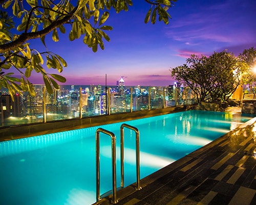 kolam renang rooftop lantai 2