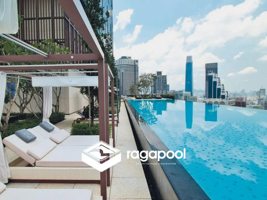 kolam renang rooftop